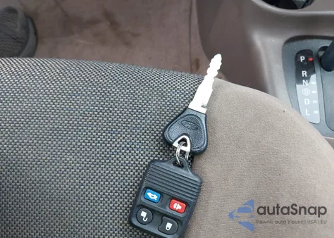 2000 Ford Escort Zx2 z USA, uszkodzony, nr VIN 3FAKP1137YR120639